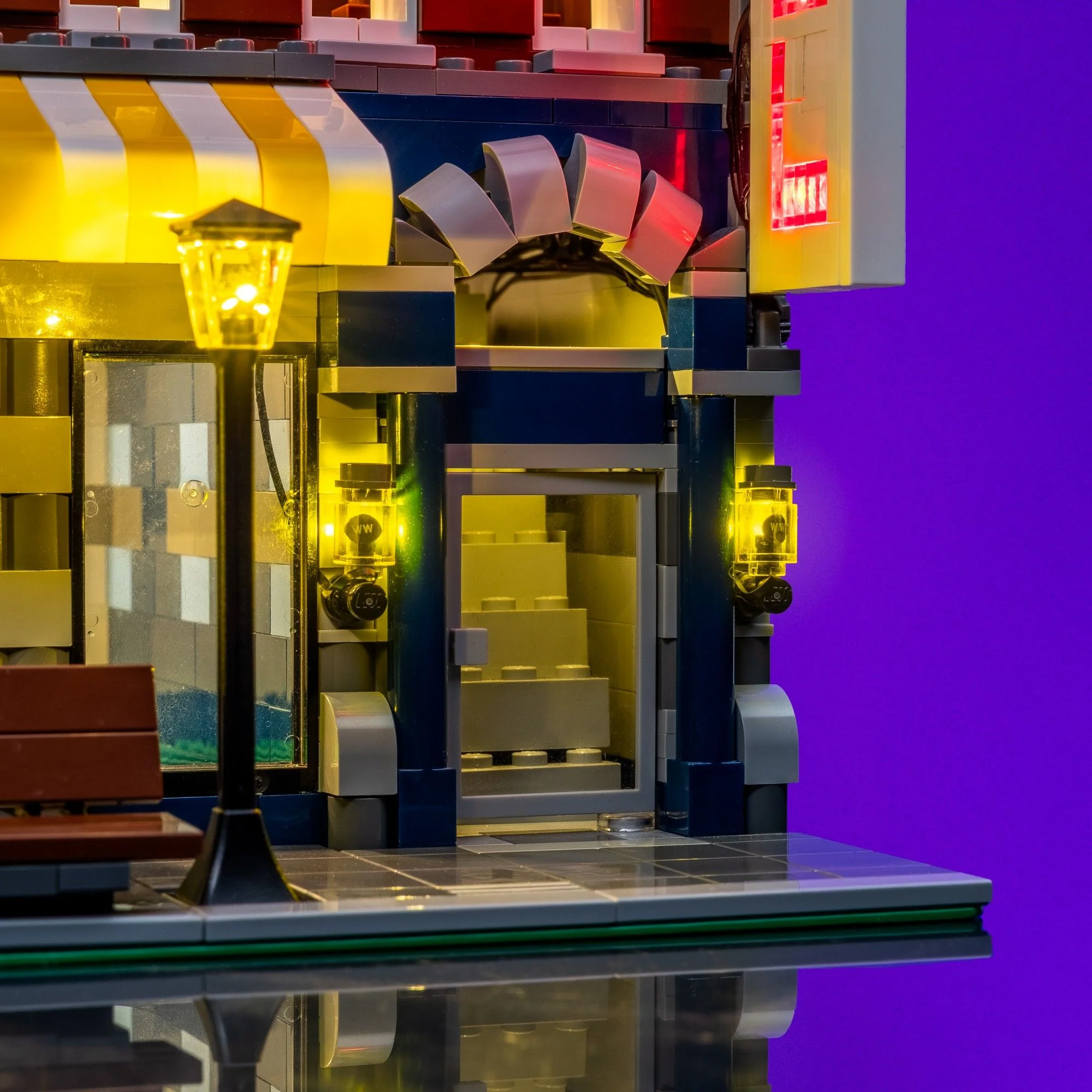 Light Kit for LEGO® Cafe Corner  #10182 - Image 10