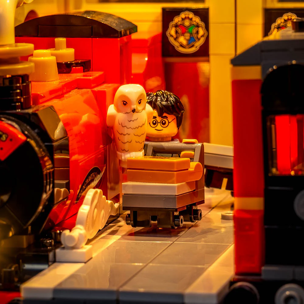 Light Kit for LEGO® Harry Potter™ Book Nook: Hogwarts™ Express #76450 - Image 7