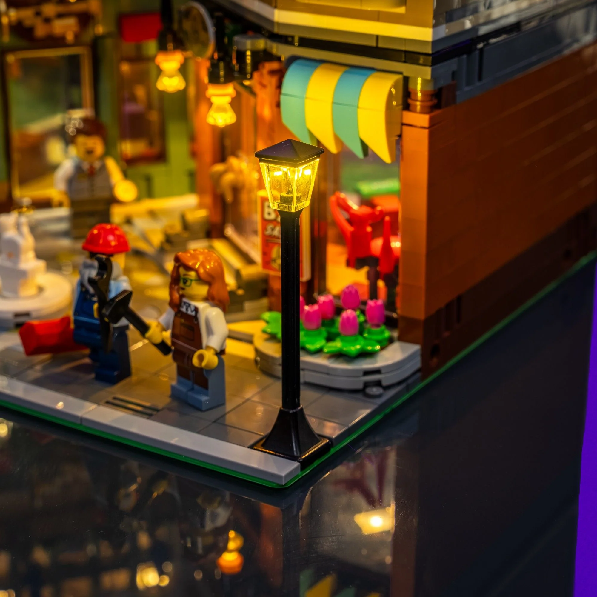 Light Kit for LEGO® Shopping Street #11371 - Image 5